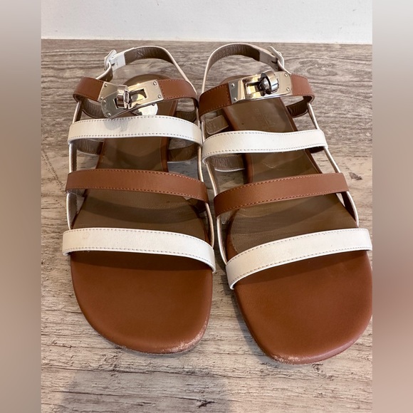 🎉🎉🎉 SOLD!🎉🎉🎉Hermes flat gladiator sandals - Picture 2 of 9